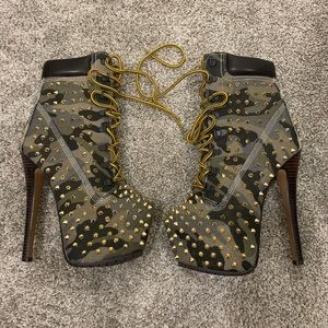 Brand new, never worn, Zigi Girl heels.